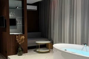 Апарт-отель Be The One Hotel. Люкс двухместный с гидромассажной ванной и террасой 1912 1