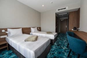 FORWARD CLUB HOUSE 4