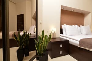 Senator City Center 8